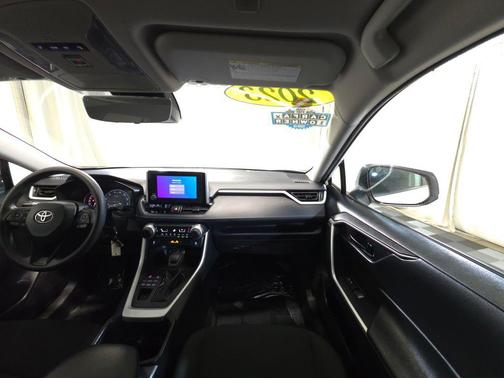 Ice Cap 2023 Toyota RAV4 LE