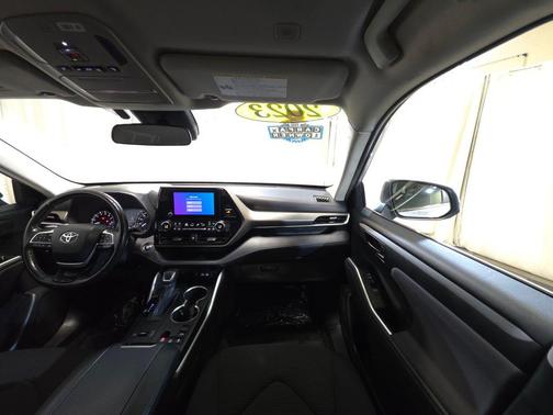 Celestial Silver Metallic 2023 Toyota Highlander LE