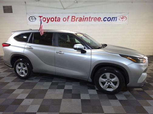 Celestial Silver Metallic 2023 Toyota Highlander LE
