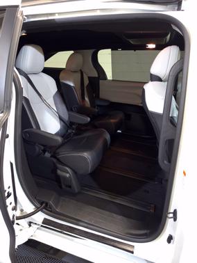 Ice Cap 2025 Toyota Sienna XSE