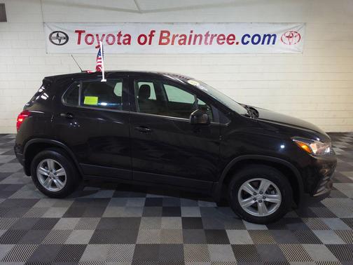 Mosaic Black Metallic 2020 Chevrolet Trax LS