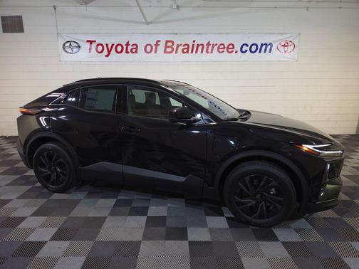 Midnight Black 2026 Toyota C-HR SE