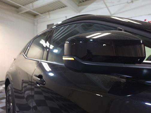 Midnight Black 2026 Toyota C-HR SE