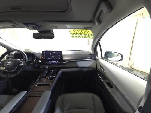 2022 Toyota Sienna XLE