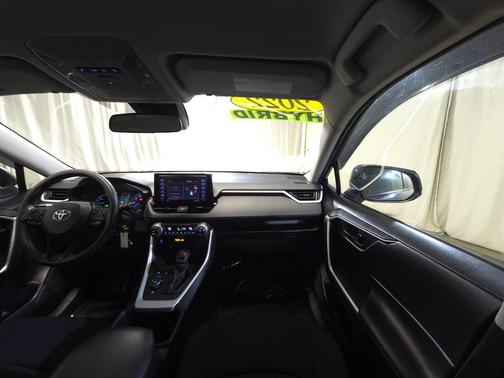 2022 Toyota RAV4 Hybrid LE