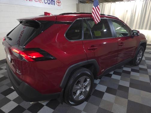 2022 Toyota RAV4 Hybrid XLE