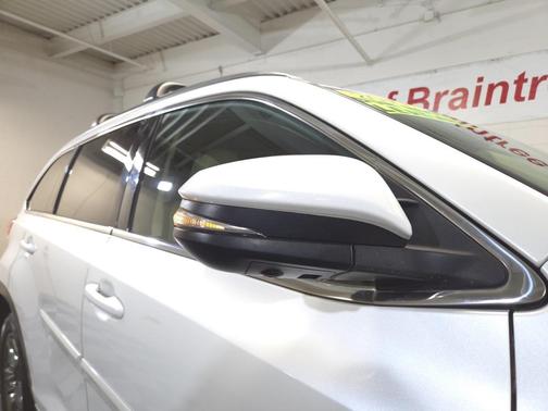 2017 Toyota Highlander Limited Platinum