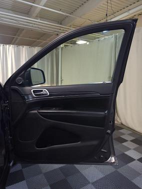 Granite Crystal Metallic Clearcoat 2020 Jeep Grand Cherokee Limited