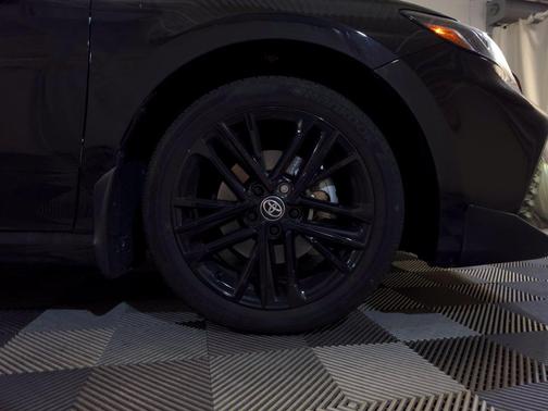 Midnight Black Metallic 2025 Toyota Camry SE