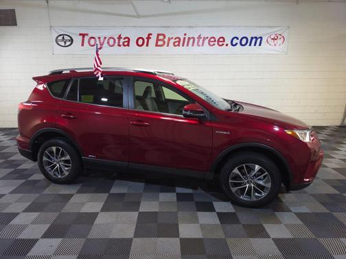 Pearl 2018 Toyota RAV4 Hybrid XLE