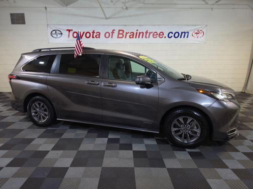 Predawn Gray Mica 2021 Toyota Sienna XLE 7 Passenger
