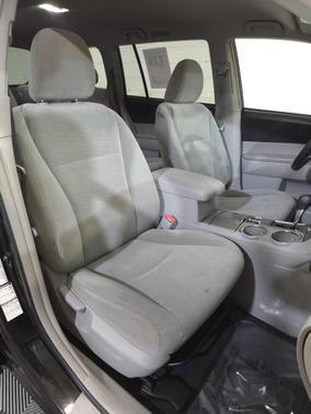 2012 Toyota Highlander SE