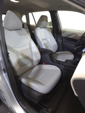 Sonic Silver 2026 Toyota Corolla Cross L