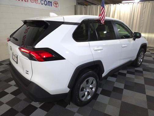 2022 Toyota RAV4 LE