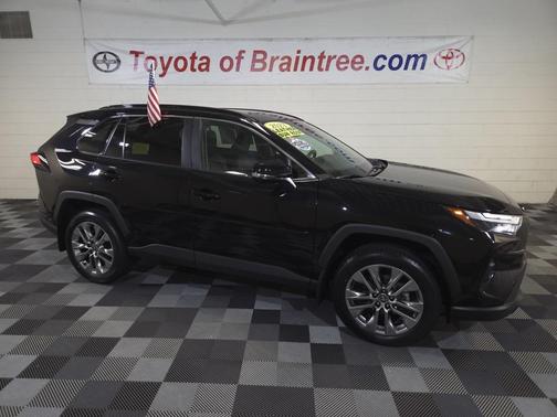 2023 Toyota RAV4 XLE Premium