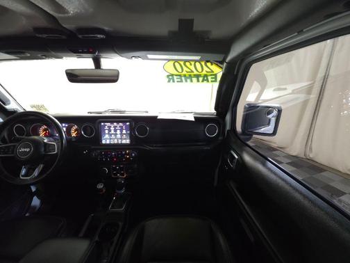 Bright White Clearcoat 2020 Jeep Gladiator Overland