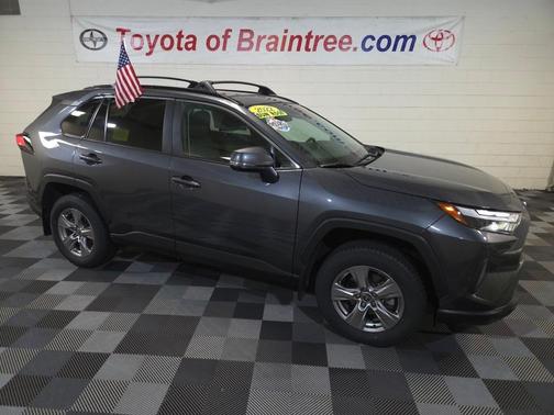 2022 Toyota RAV4 XLE