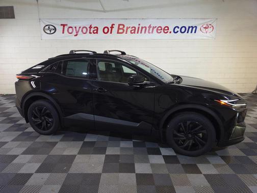 Midnight Black 2026 Toyota C-HR SE