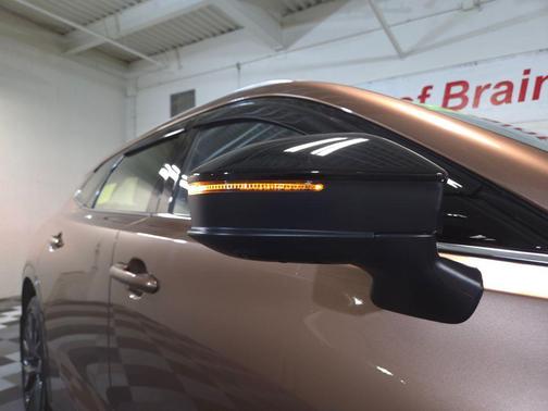 Bronze Age 2025 Toyota Crown Signia Limited