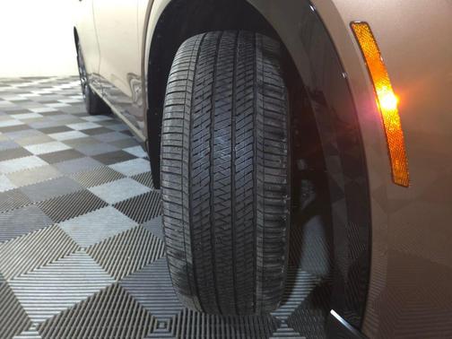 Bronze Age 2025 Toyota Crown Signia Limited