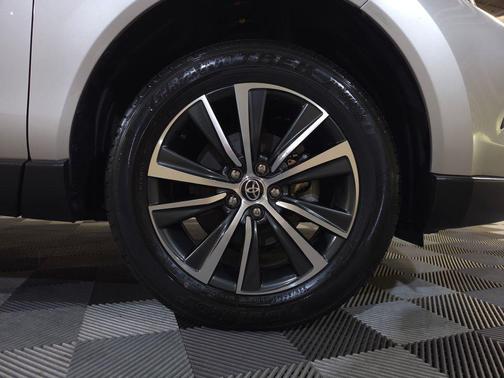 Titanium Glow 2023 Toyota Venza LE