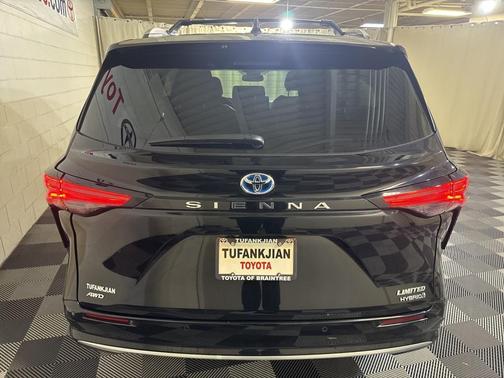 2023 Toyota Sienna Limited