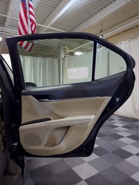 Aqua 2019 Toyota Camry LE