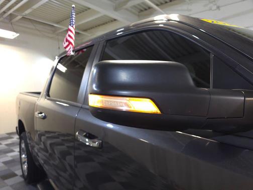 Granite Crystal Metallic Clearcoat 2019 RAM 1500 Big Horn