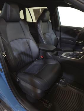 2023 Toyota RAV4 Hybrid SE