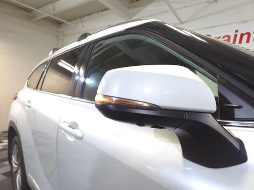 Wind Chill Pearl 2022 Toyota Highlander Platinum