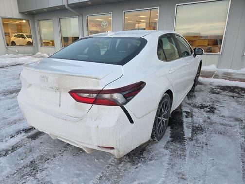 2022 Toyota Camry SE