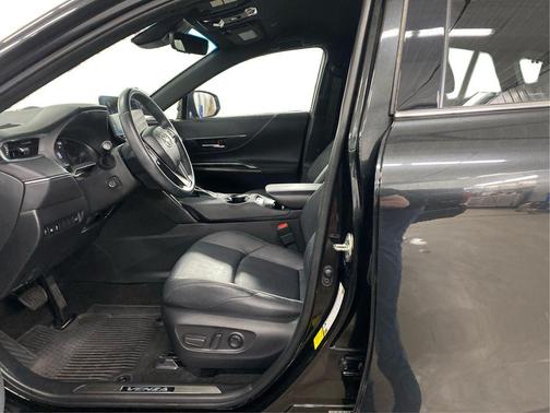 2024 Toyota Venza XLE