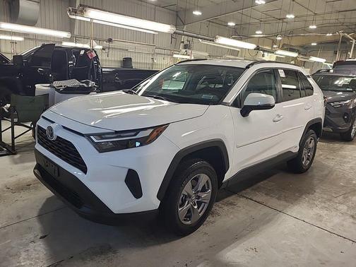2024 Toyota RAV4 Hybrid LE