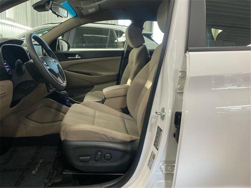 2021 Hyundai TUCSON SEL