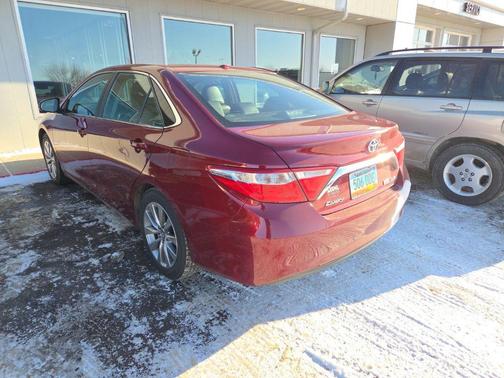 2017 Toyota Camry Hybrid XLE