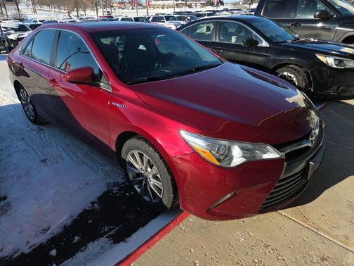 2017 Toyota Camry Hybrid XLE