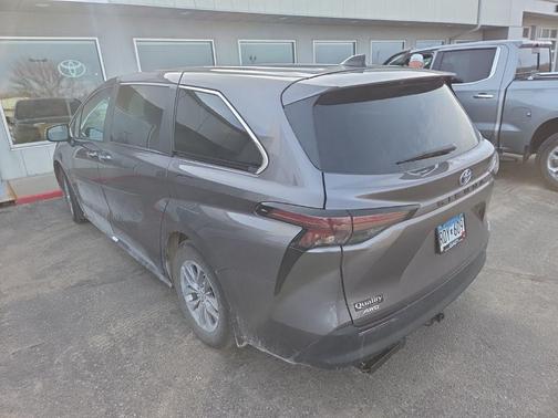 2024 Toyota Sienna XLE