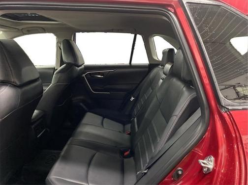 2022 Toyota RAV4 Hybrid XLE Premium