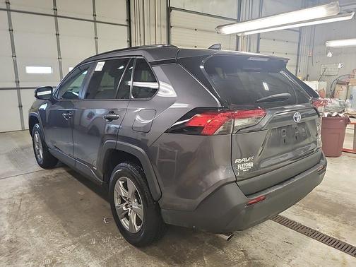 2022 Toyota RAV4 Hybrid LE