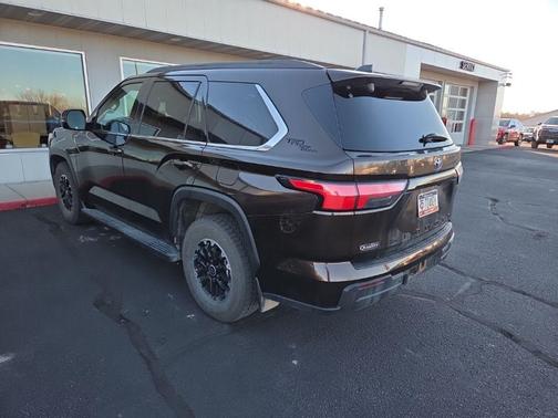 2023 Toyota Sequoia SR5