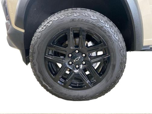 Sand Dune Metallic 2024 Chevrolet Colorado Trail Boss