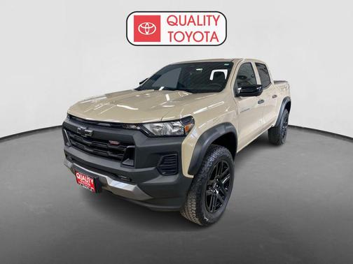 Sand Dune Metallic 2024 Chevrolet Colorado Trail Boss