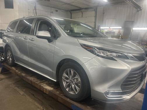 2021 Toyota Sienna XLE 7 Passenger