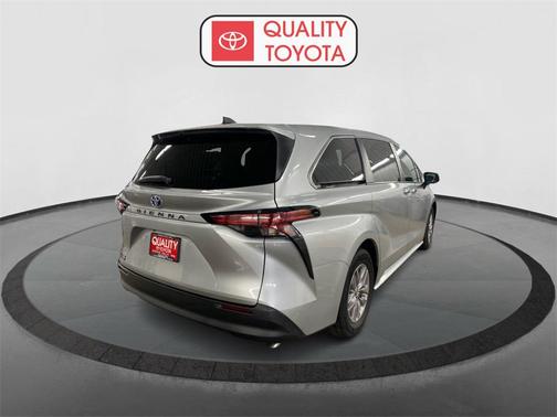 2021 Toyota Sienna XLE 7 Passenger