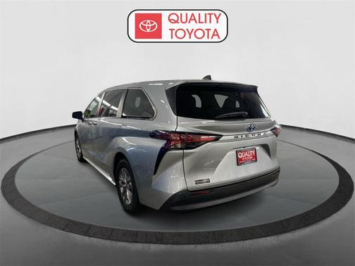 2021 Toyota Sienna XLE 7 Passenger