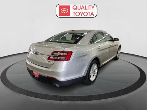 2017 Ford Taurus SE