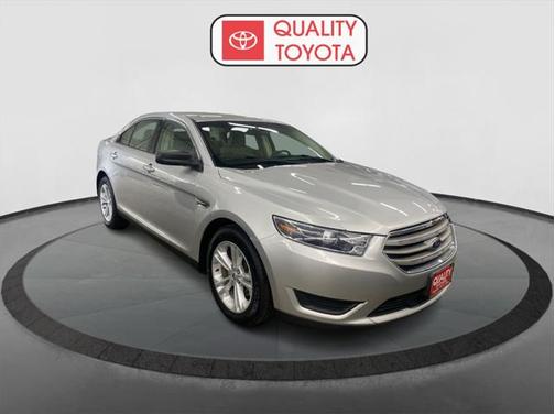 2017 Ford Taurus SE
