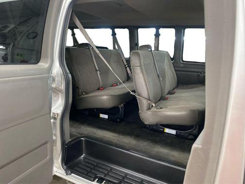 2017 Chevrolet Express 3500 LT