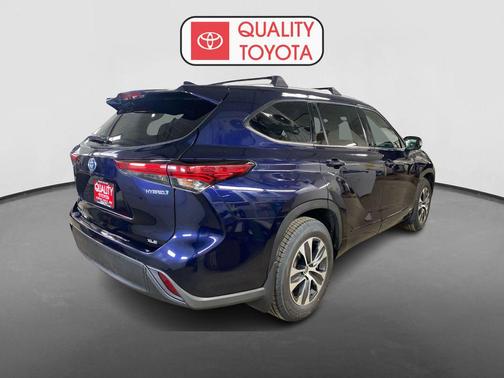 2022 Toyota Highlander Hybrid XLE