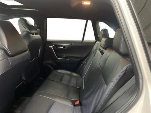 2020 Toyota RAV4 Hybrid SE